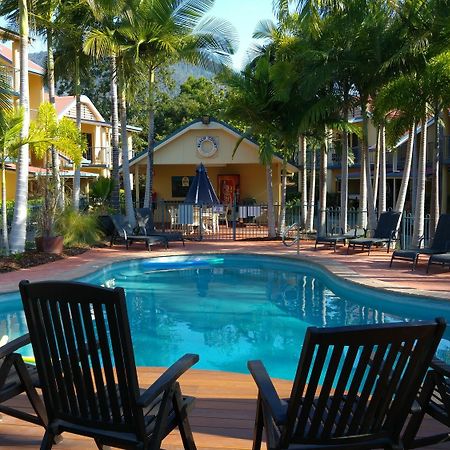 At Beach Court Holiday Villas Airlie Beach Bagian luar foto