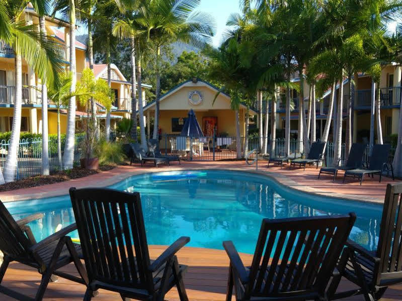 At Beach Court Holiday Villas Airlie Beach Bagian luar foto
