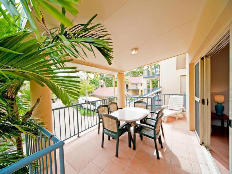 At Beach Court Holiday Villas Airlie Beach Bagian luar foto