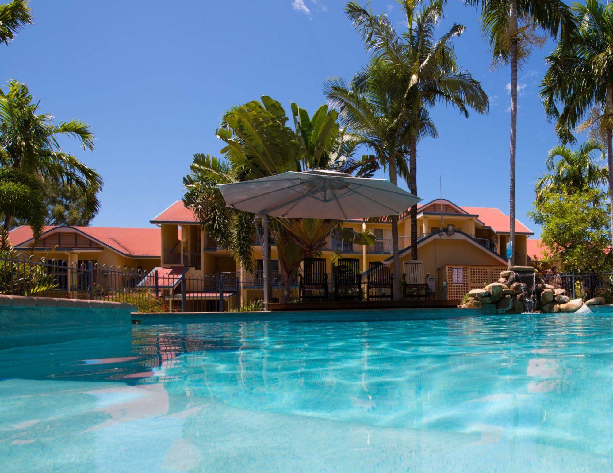 At Beach Court Holiday Villas Airlie Beach Bagian luar foto